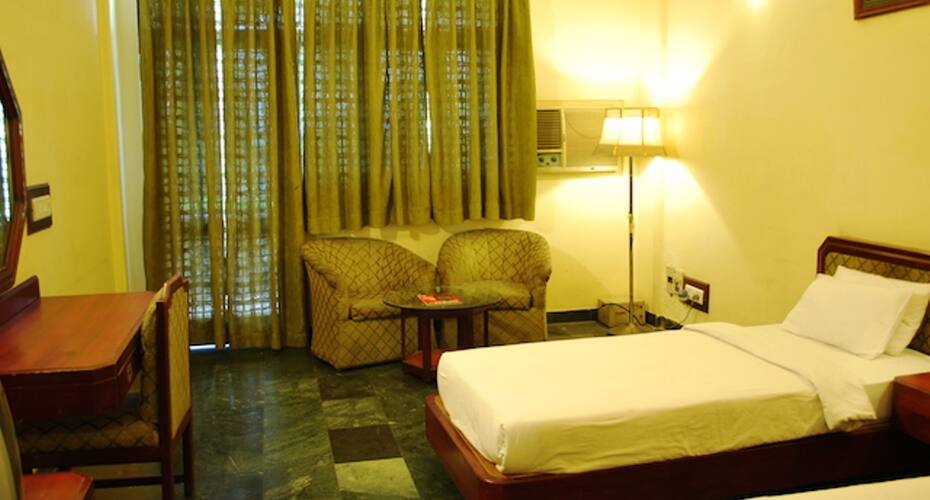 Charans Club & Resort, Lucknow 4